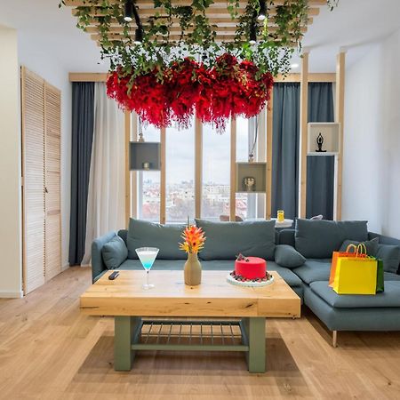Jungle Escape - Luxe 1-Br Haven In Bucharest Διαμέρισμα Εξωτερικό φωτογραφία