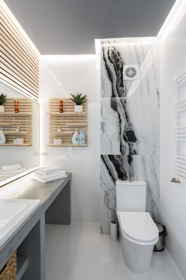 Jungle Escape - Luxe 1-Br Haven In Bucharest Διαμέρισμα Εξωτερικό φωτογραφία