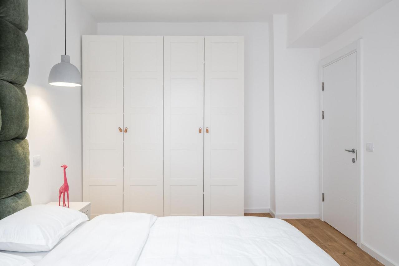 Jungle Escape - Luxe 1-Br Haven In Bucharest Διαμέρισμα Εξωτερικό φωτογραφία